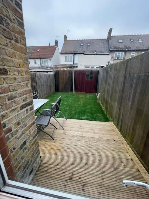 Tooting Lodge London - Cosy 2 Bedroom House With Garden, 5 Mins Walk To Tube Station Exterior foto