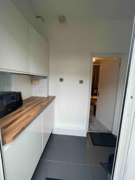 Tooting Lodge London - Cosy 2 Bedroom House With Garden, 5 Mins Walk To Tube Station Exterior foto